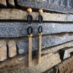 Κρεμαστά σκουλαρίκια με ξύλινα στοιχεία