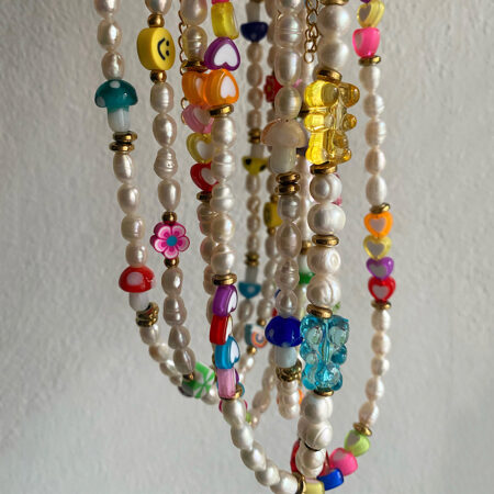 Μαργαριταρένιο κολιέ με πολύχρωμα αρκουδάκια