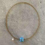 Κολιέ με κύβο ματάκι και μαργαριτάρι