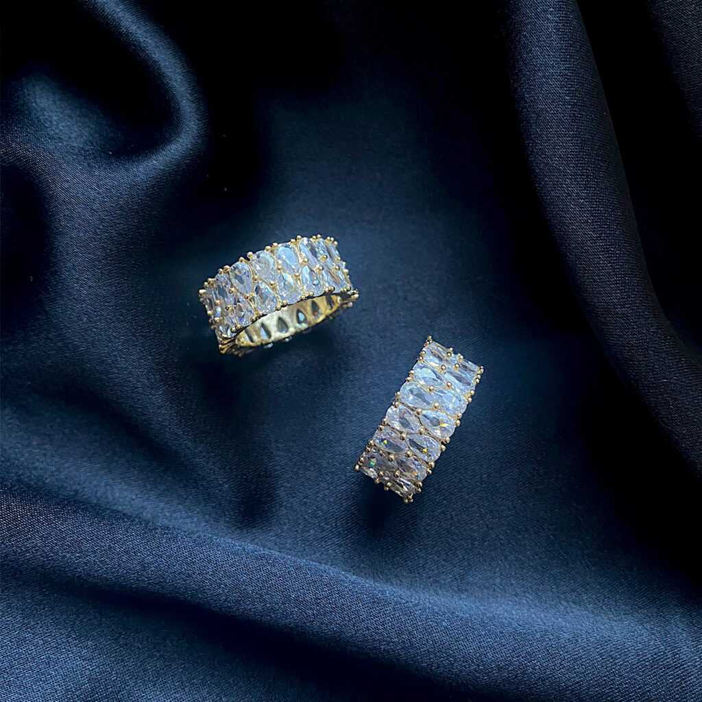 Ατσάλινο δαχτυλίδι με ζιργκόν δάκρυ